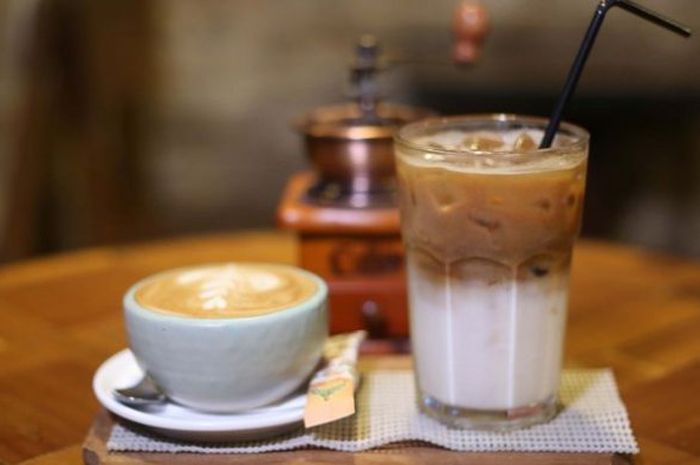 Kopi Susu Enakan Dingin atau Hangat? Mengungkap Jawaban Sesuai Selera Anda