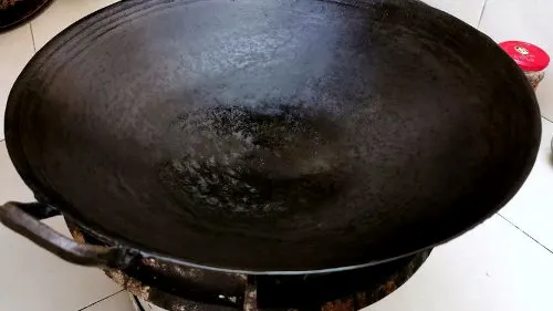 Langkah-langkah Detail Seasoning Wajan Cast Iron Baru