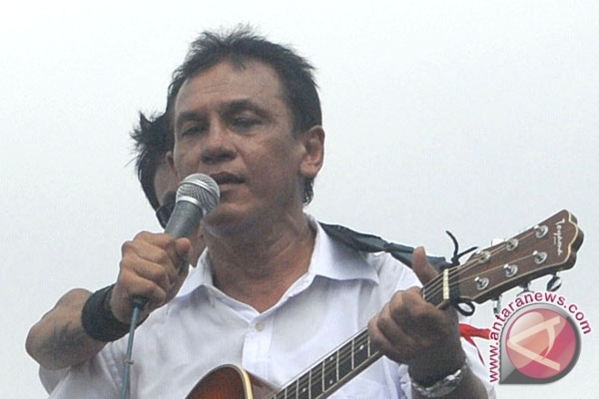 Lirik Puitis sebagai Kekuatan Utama