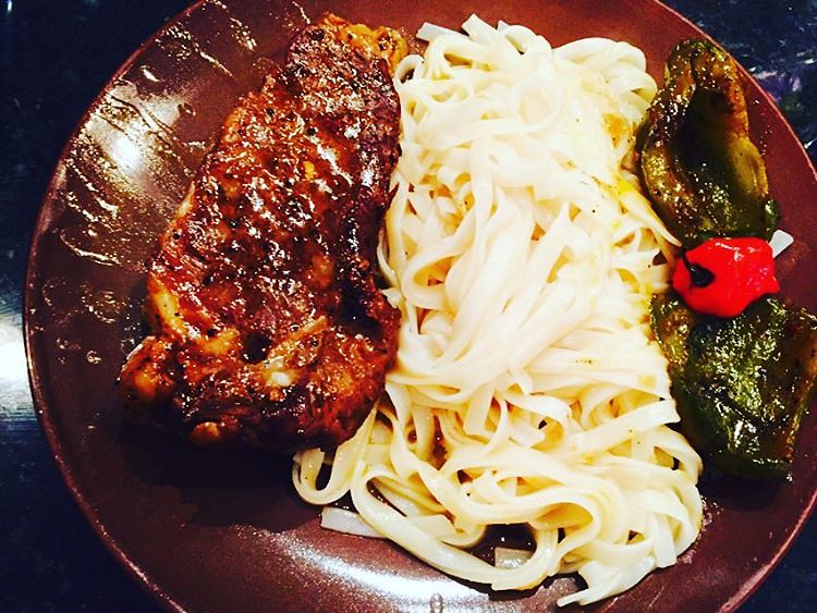 Membuat Saus Lada Hitam yang Kental dan Pedas Menggigit