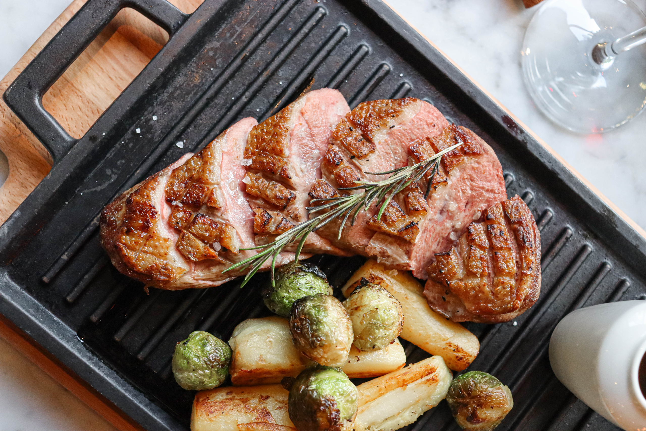Memilih Potongan Daging Steak Terbaik untuk Grill Pan