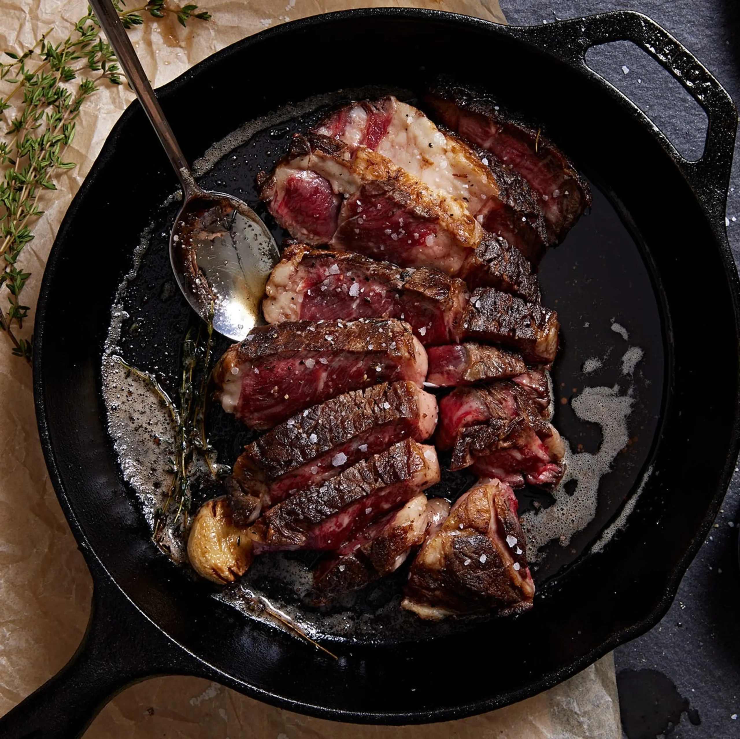 Rahasia Steak Juicy di Rumah: Panduan Lengkap Memasak dengan Wajan Cast Iron
