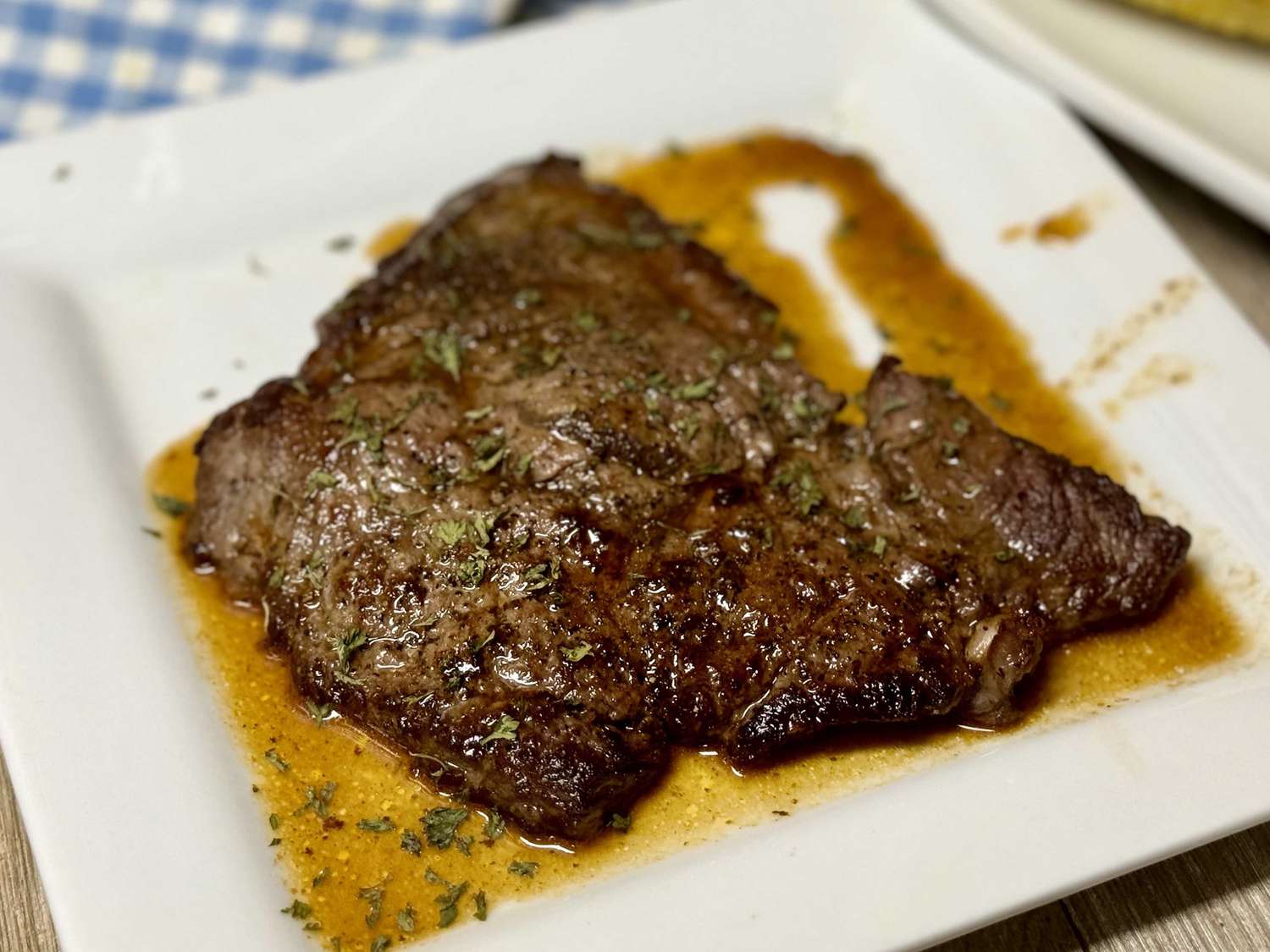Teknik Jitu: Cara Menggunakan Saus Barbekyu pada Steak