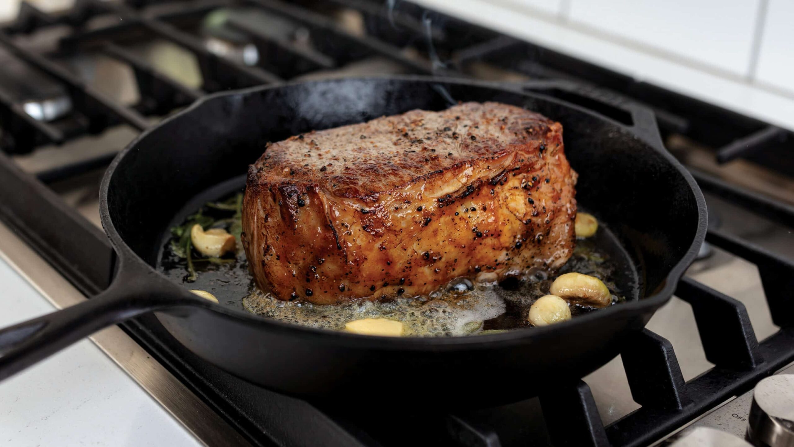 Teknik Searing Steak yang Benar: Lebih dari Sekadar Minyak