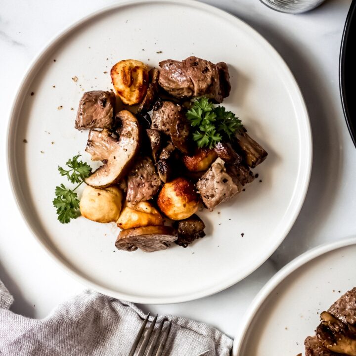 Trik 7: Istirahatkan Steak Setelah Dimasak (Paling Penting!)